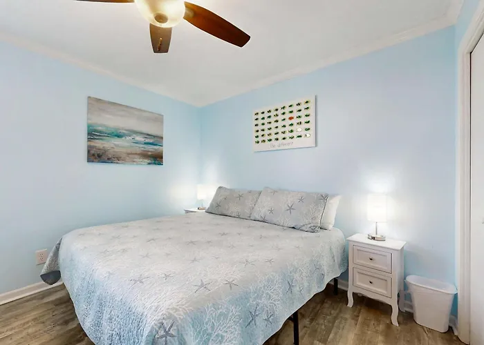 Holiday home Coastal Just Steps From The W Shared Pool Bbq Area Wifi Ac W&d