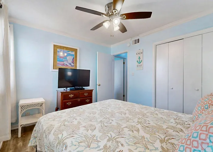 Holiday home Coastal Just Steps From The W Shared Pool Bbq Area Wifi Ac W&d *